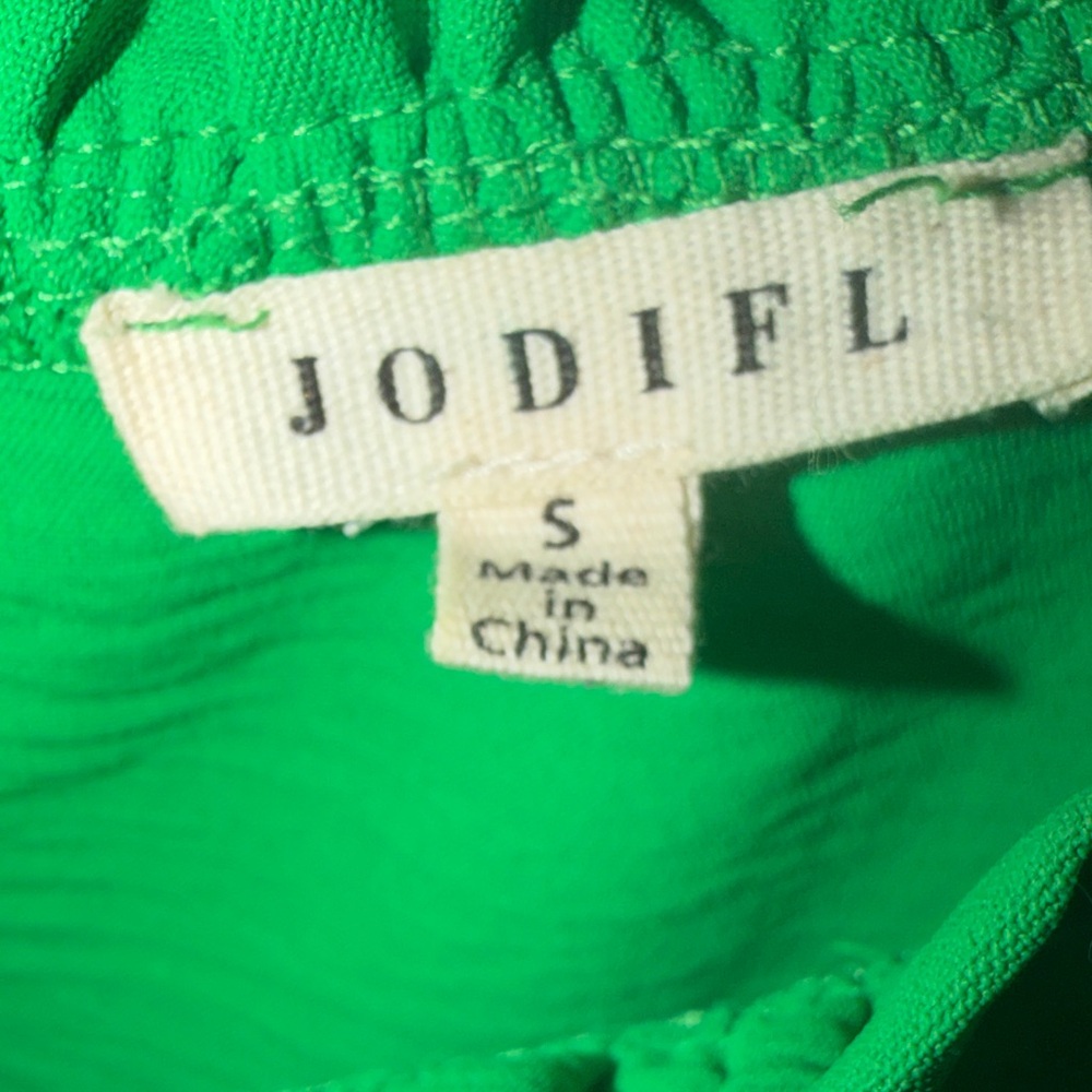 JODIFL Vibrant Green Blouse - Picture 2 of 3
